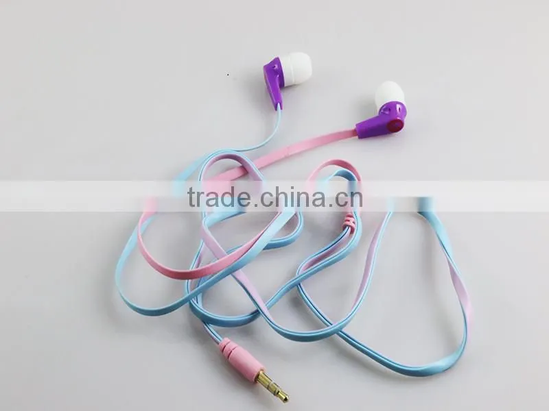 High quality colorful Plastic earphone with attractive price