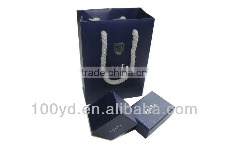 New attractive paper gift bags with novel styles