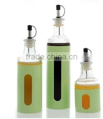 2016 unique more style red plastic coating glass olive oil dispenser