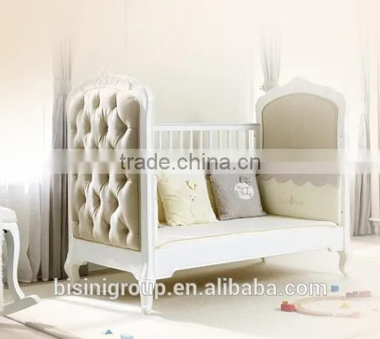 French Style Elegant Portable Baby Bed, Environmental Wooden Baby Crib