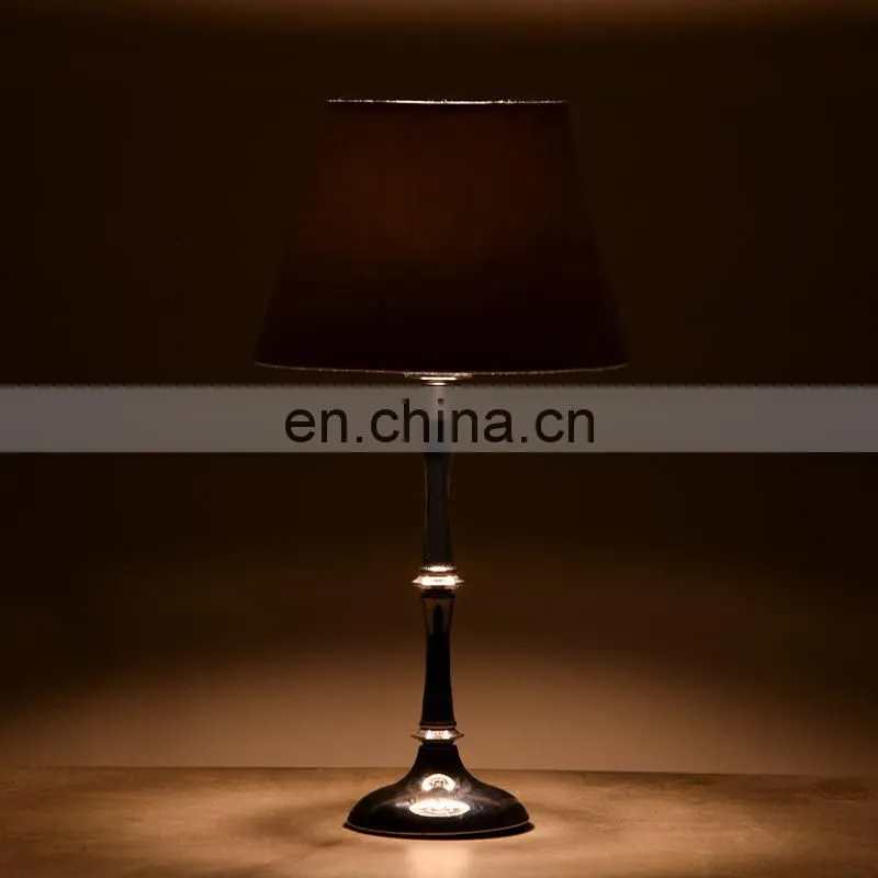 New design home metal table light and chic desk lamp for indoor room