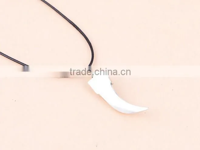 Fashion Stainless Steel Wolf Tooth Fake Turquoise Pendant Necklace Mens Jewelry
