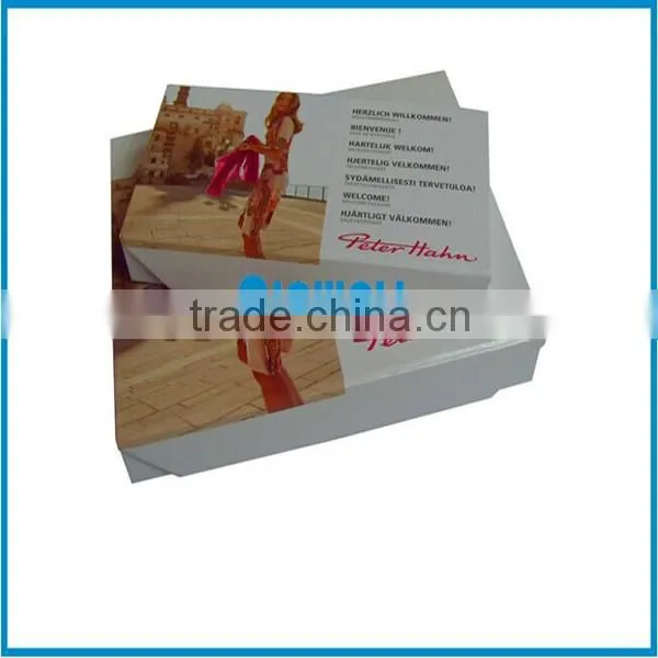 Foldable luxury clothing packaging box with paper material