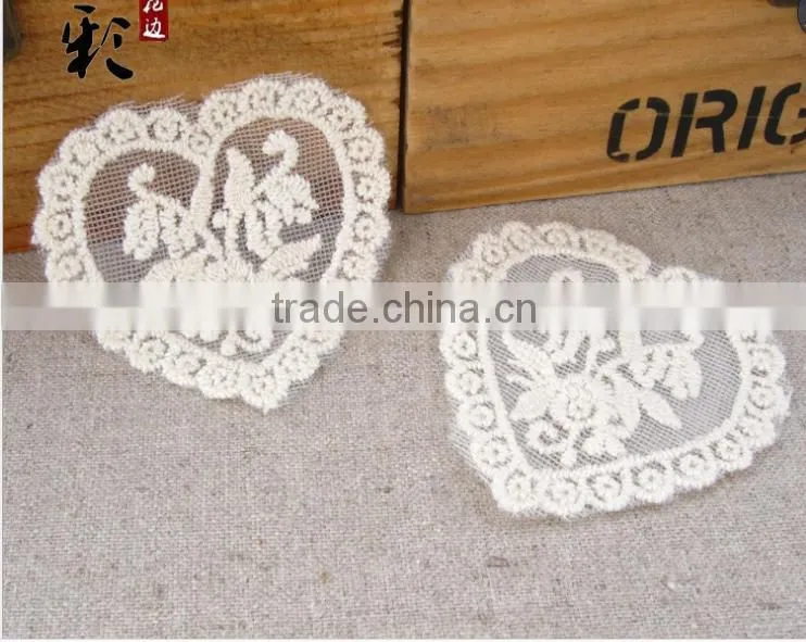 Embroidered cotton heart shaped lace collar
