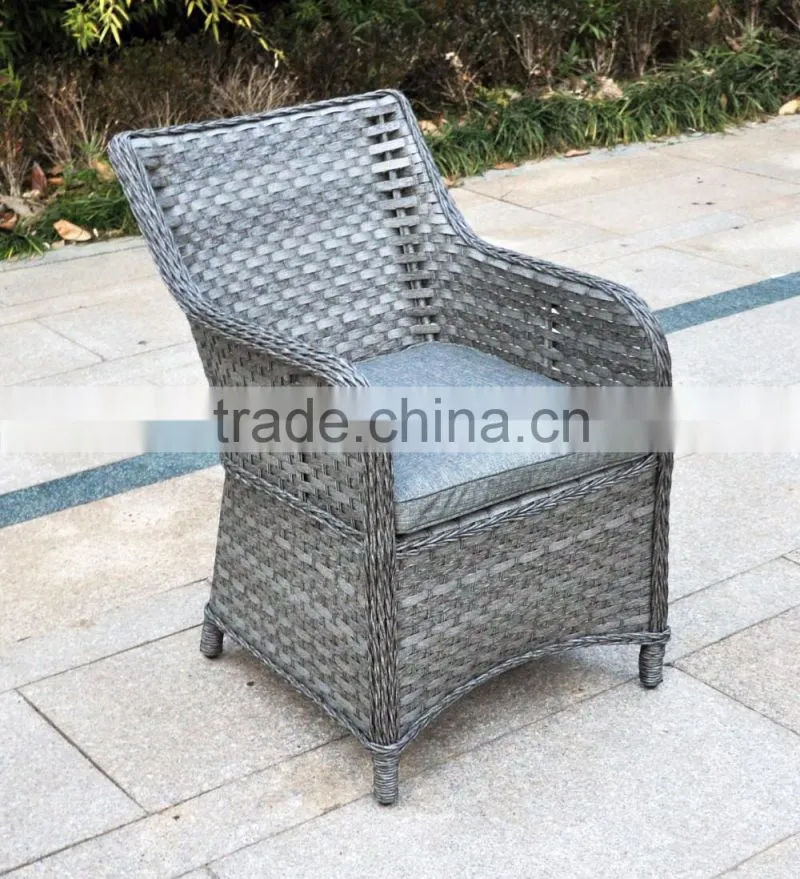 New Outdoor PE Plastic Rattan Material Dinner Table Set