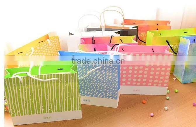 Q1111 Large capacity portable cute cartoon gift bag