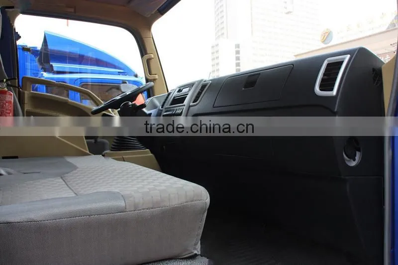 Diesel Fuel Type and New Condition SINOTRUK howo 4*2 cargo truck