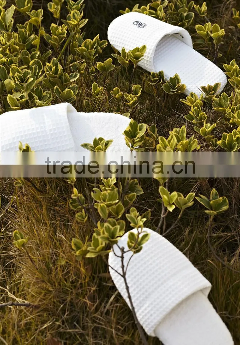 China Factory Cheap Wholesale Slipper, Waffle Bath Slipper for Hotel & Home Use