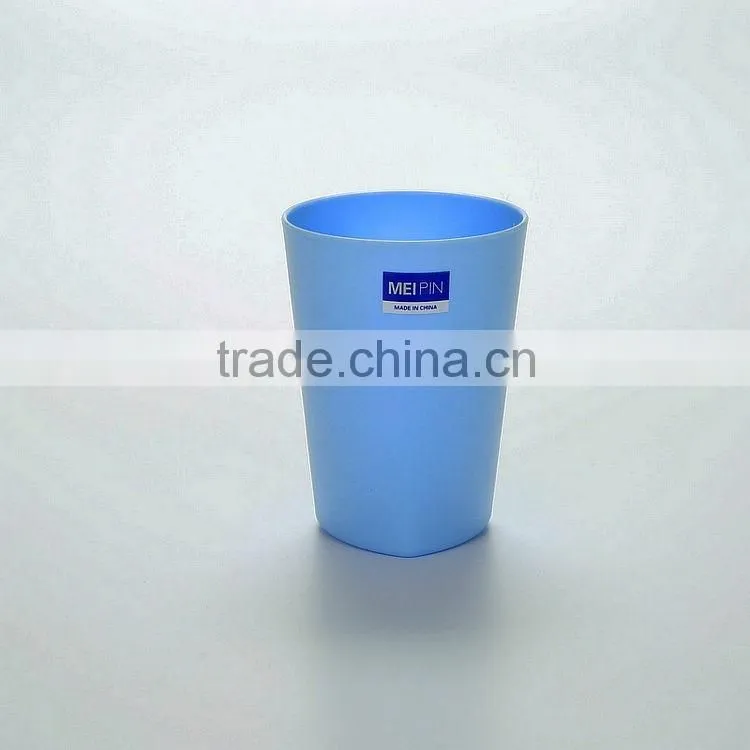 Reusable and Stackable Plastic Cups