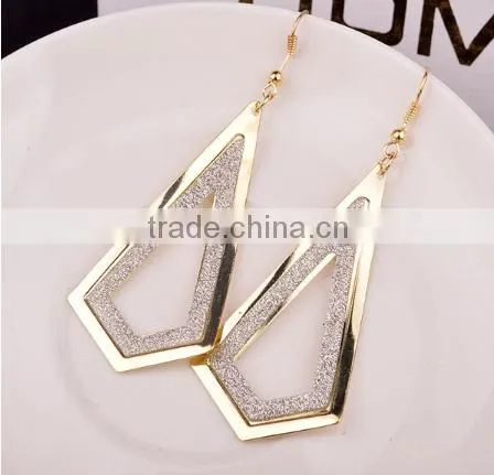 Latest design hot sale simple hollow irregular figure brass gold plated earring jewelry
