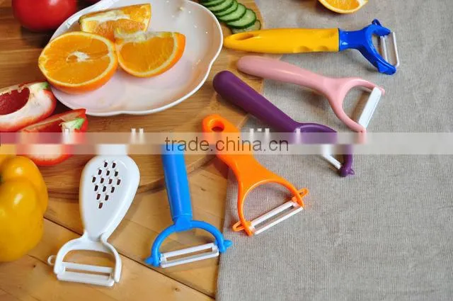 Double injection handle black and white color ABS or PP handle general use kitchen ceramic knife set in plastic holder