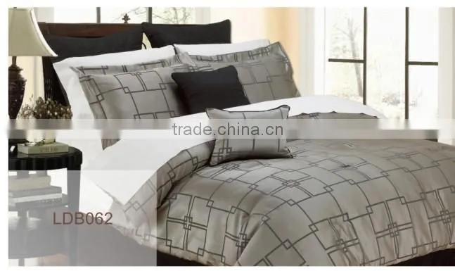 7PCS JACQUARD COMFORTER SET WITH BEAUTIFUL DESIGN