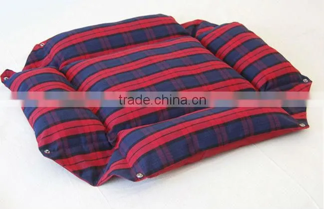 Free Transform styles Blue plaid doghouse
