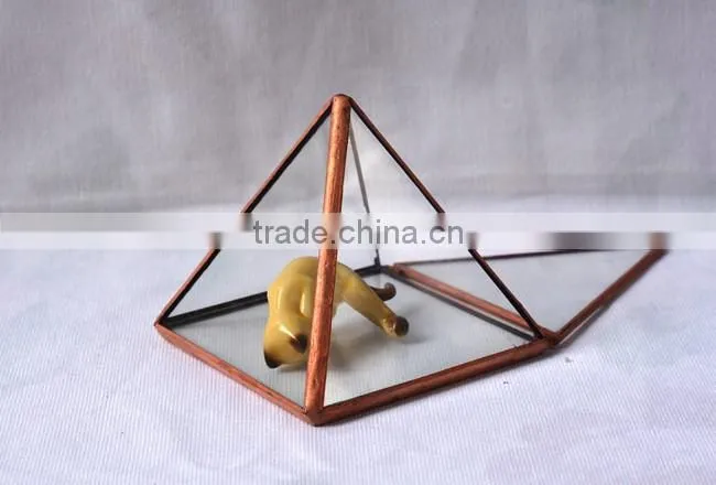 Pyramid shaped glass terrarium for indoor plant holder