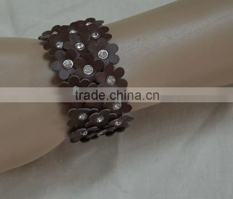 Wholesale Black Genuine Leather Bracelet with Flowers