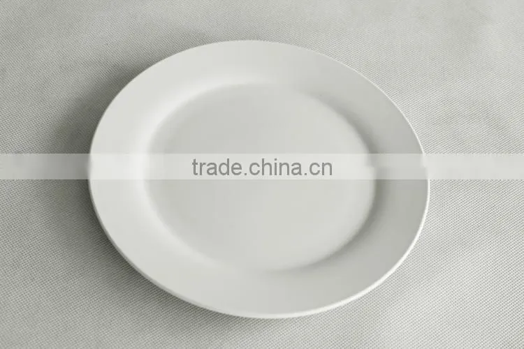 Wholesale cheap ceramic dinner set, customized porcelain dinnerware set for restaurant