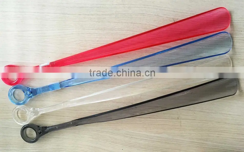 Plastic shoe horn