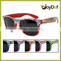 Cool retro black frame Unisex mirrored sunglasses for man and woman custom printed Logo