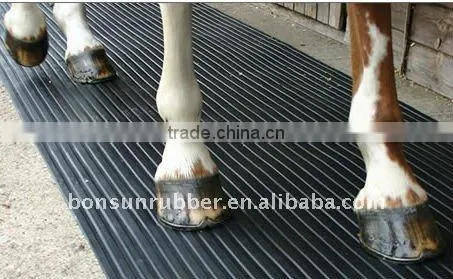 POLYESTER-NYLON insertion Cow/Horse rubber mat
