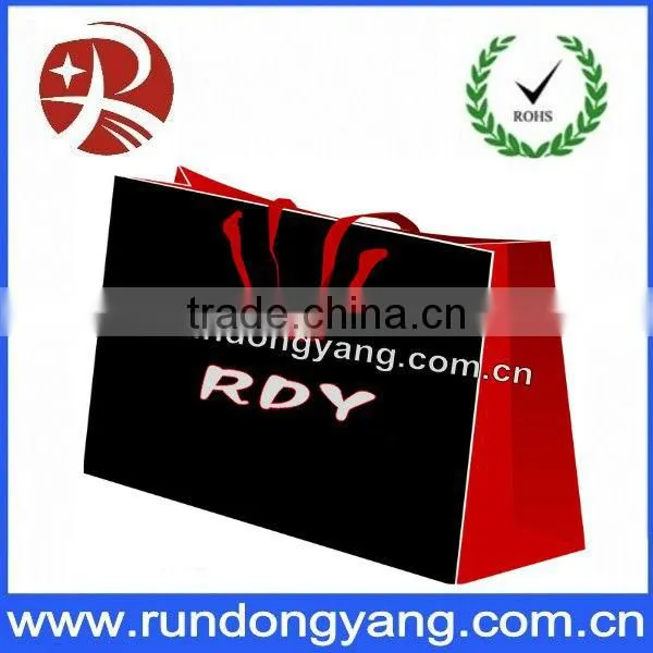 white paper bag with handle for packing gift from guangdong factory