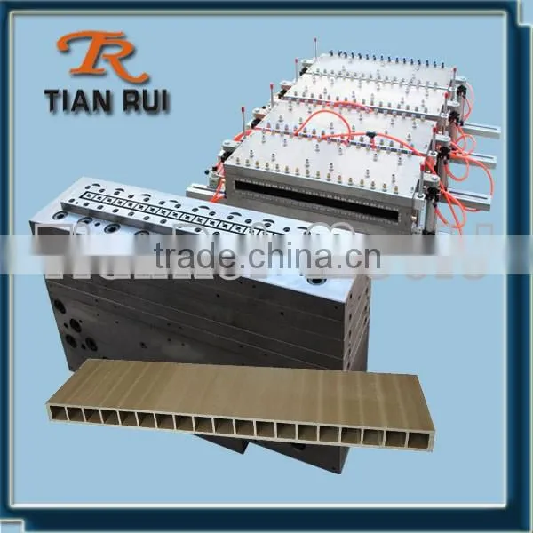 PE/PVC wide profile extrusion mold