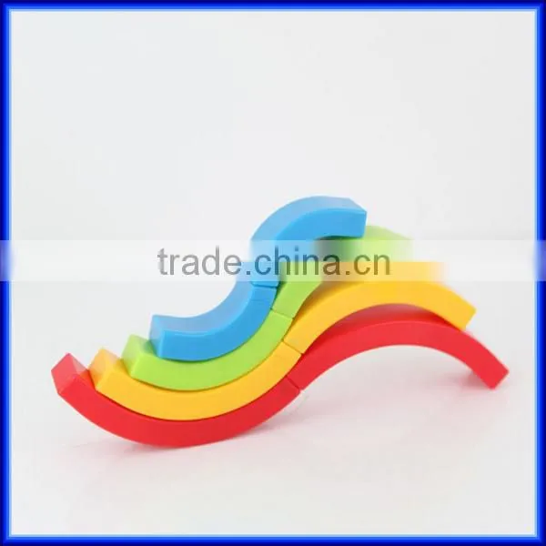 Plastic 4 in 1 colourful non-toxic rainbow highlighter, Custom magic school student rainbow highlighter