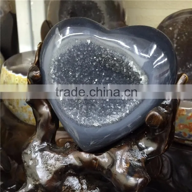 Natural Agate Geode Heart Shaped Stone Crystal Ornaments