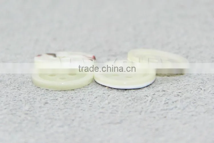 Natural 4 Holes Trocas/Trochus/Takase Shell Shirt Button with Round Rim