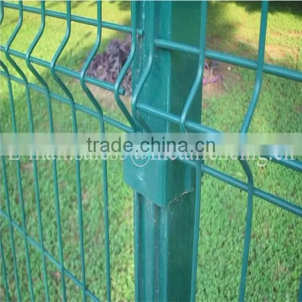 PVC coated welded wire mesh fence panels in 6 gauge.