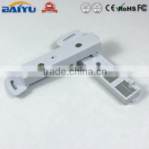 Stop lock detacher for hooks