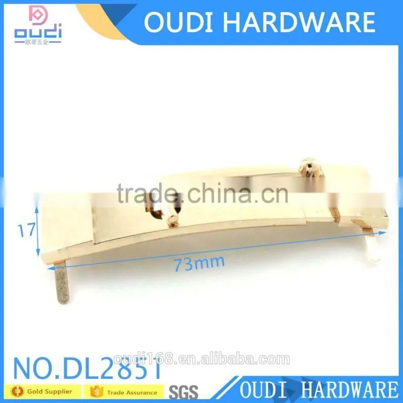 Common Design China Manufacture Metal Shoe Decoration Buckle with Lock