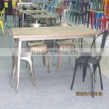 marais Powder Coating Red Table
