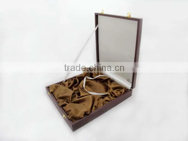 Luxury wooden box For Collector Plates with gold lock