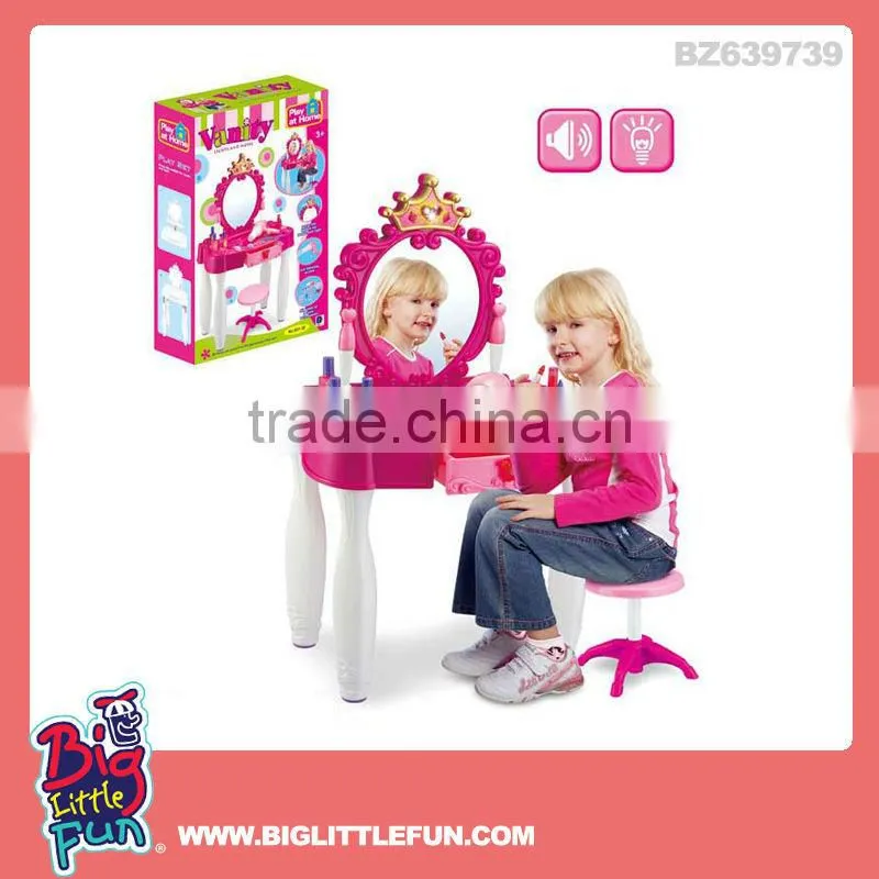 Dressing table toy Plastic toy makeup mirror set