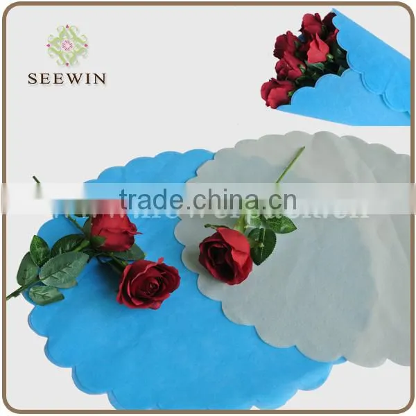 Nonwoven flower sleeve