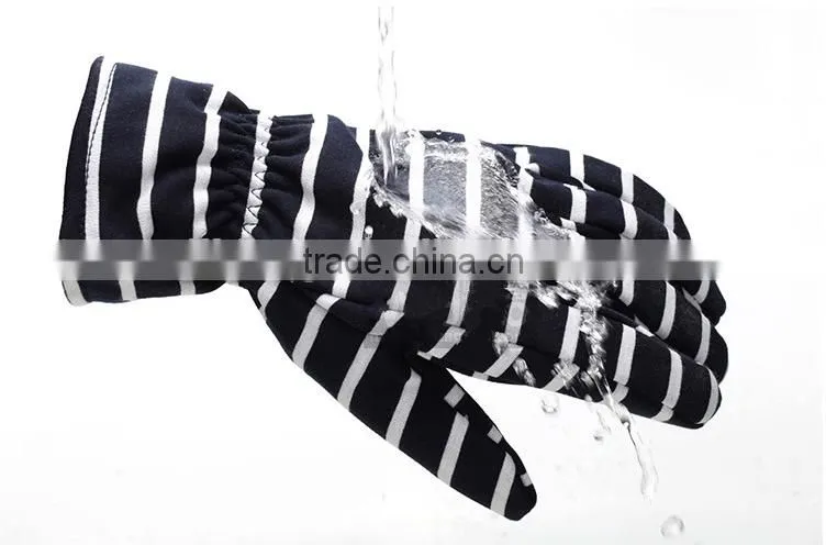Outdoor waterproof gloves