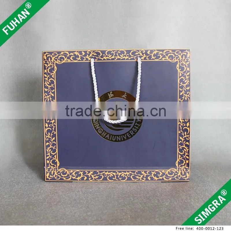 Factory Make Paper Shopping Bag With Gold logo.