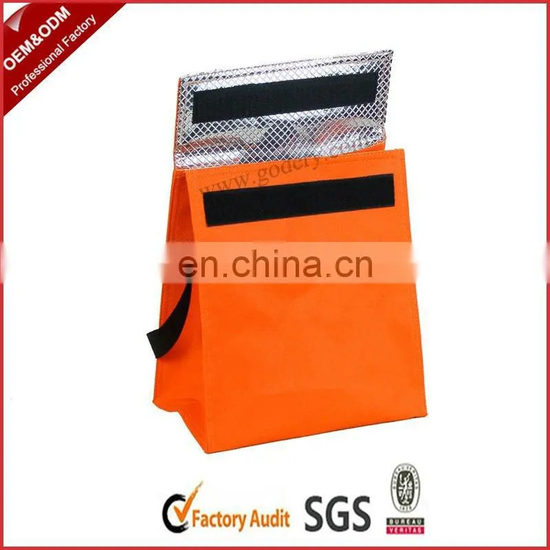 Foldable insulated bag for frozen food with black handle