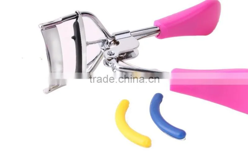 2016 hot sale coloful plastic handle covered metal eyelash curler