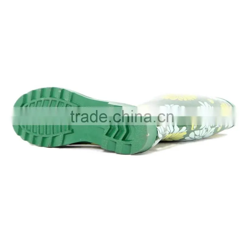 New design waterproof rain boot, fantastic green botas rain shoe for women
