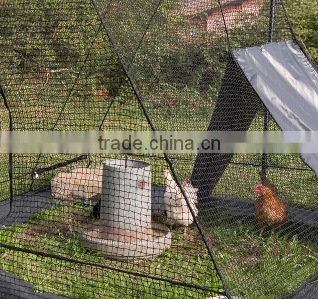 Hen house for aviculture/breeding mesh fence