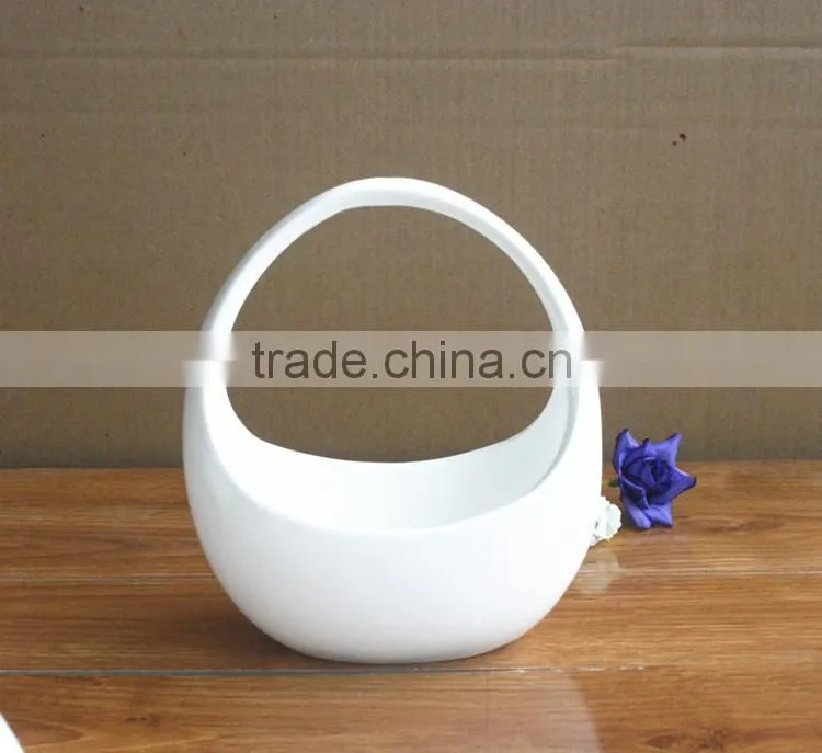 2016 basket shaped decoration white hanging ceramic planter for flower