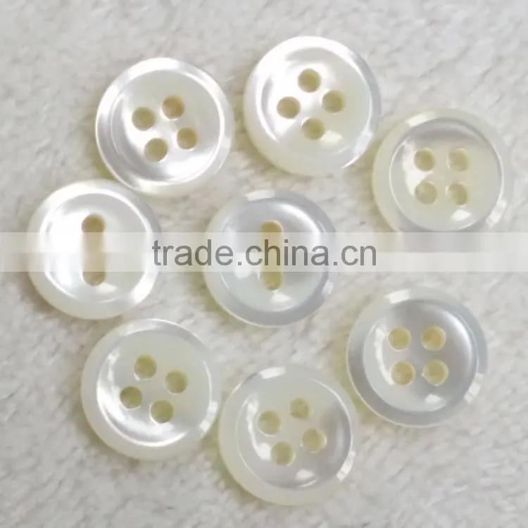 High Quality 4 Holes Natural Troca Shell Button