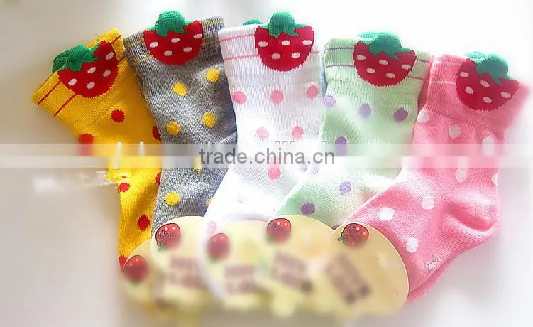 custom print socks with anti-slip white dots of comfortable fashional new design suitable for girls