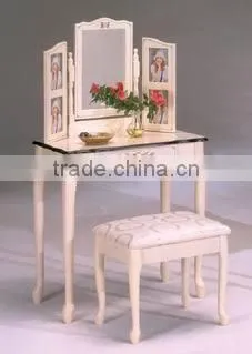 Dressing table with mirrors