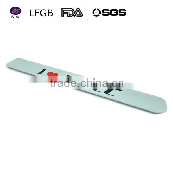 new coming cool silicone slap bracelet/soft silicone slap wristbands China manufacturing
