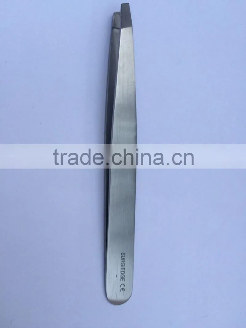Slant beauty tweezers BT 102