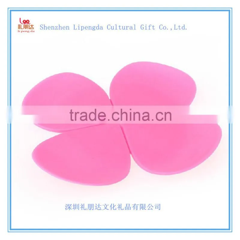Customized style promotional fashion eco-friendly silicone tea cup mat,soft pvc rubber injection cup coaster