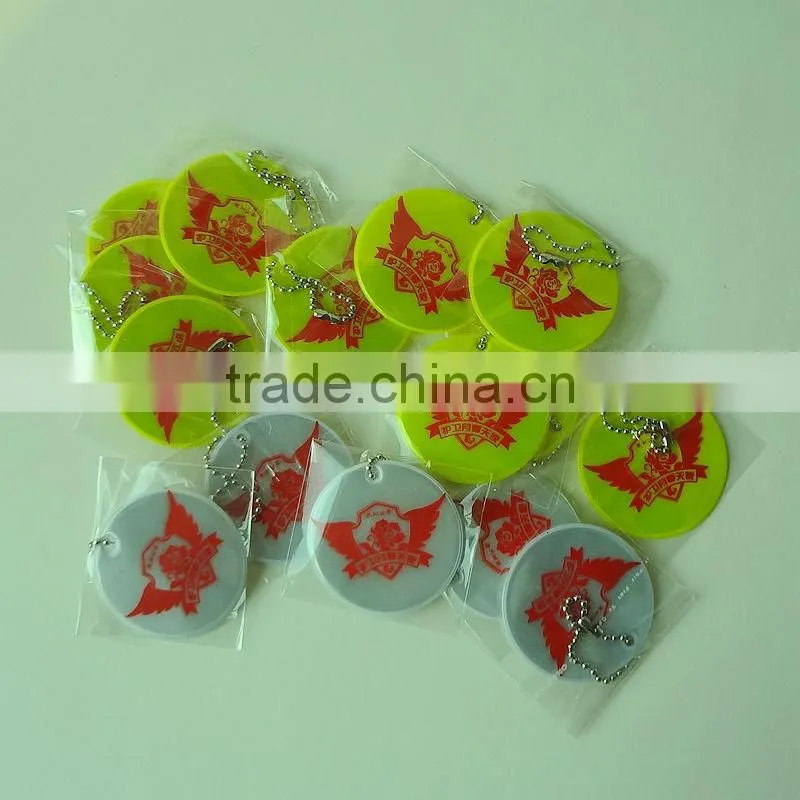 reflective custom promotional cheap pvc keychain