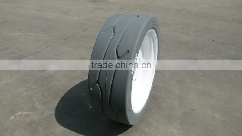 Non-marking Skyjack 3219 Replacement Tires 12x4 200x8 2.00-8